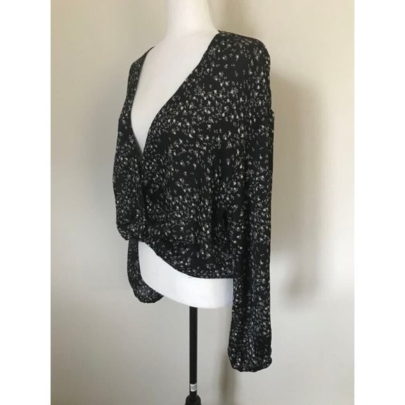 Astr Black Floral Women's Top - Picture 4 of 8